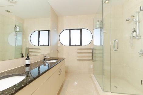 Photo of property in Shangri La Apartments, 5/97 Jervois Road, Herne Bay, Auckland, 1011