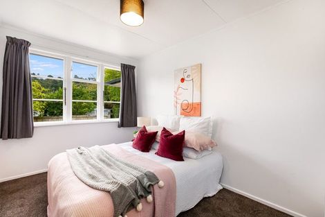 Photo of property in 16 Rintoul Grove, Stokes Valley, Lower Hutt, 5019