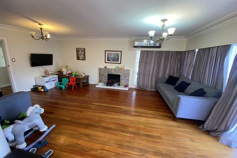 Photo of property in 15 Walpole Avenue, Hillpark, Auckland, 2102