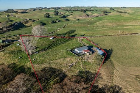 Photo of property in 2642 Raukawa Road, Te Onepu, Hastings, 4174