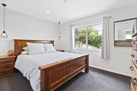 Photo of property in 33 Westhaven Drive, Tawa, Wellington, 5028