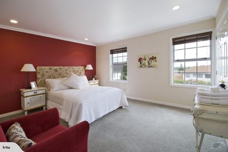 Photo of property in 20 Manor Park, Sunnyhills, Auckland, 2010