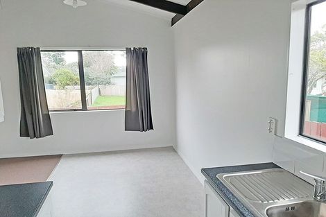 Photo of property in 2/215a Swanson Road, Henderson, Auckland, 0610