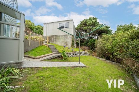 Photo of property in 29a Chetwode Grove, Newlands, Wellington, 6037