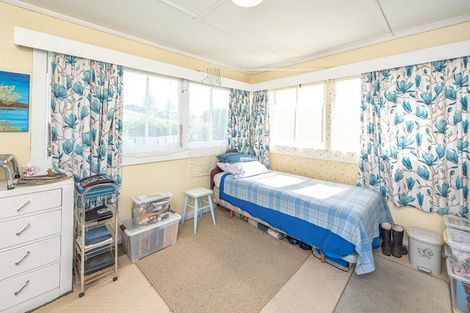 Photo of property in 31 Karaka Street, Castlecliff, Whanganui, 4501