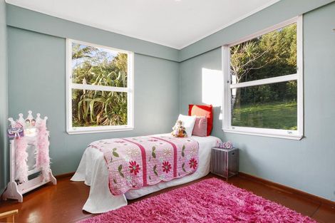 Photo of property in 305 Forest Hill Road, Waiatarua, Auckland, 0612