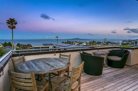 Photo of property in 1/72 Gulf View Road, Murrays Bay, Auckland, 0630