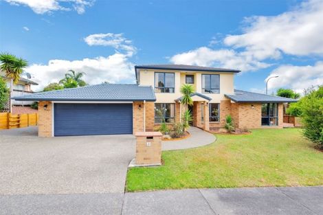 Photo of property in 1 Highfields Terrace, Henderson, Auckland, 0612