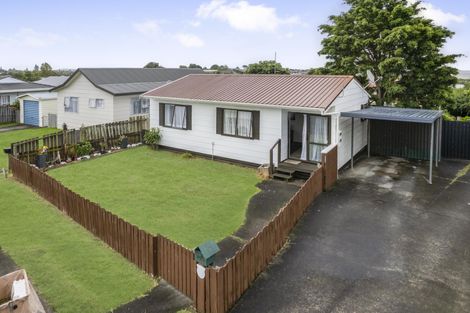 Photo of property in 1/12 De Bloge Place, Clendon Park, Auckland, 2103