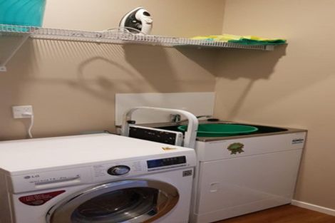 Photo of property in 6b Sunhaven Drive, Newlands, Wellington, 6037