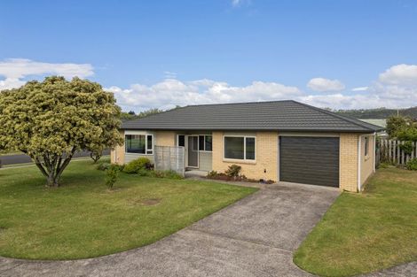 Photo of property in 8 Seascape Avenue, Whitianga, 3510