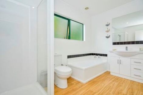 Photo of property in 24 Brookvale Park, Stanmore Bay, Whangaparaoa, 0932