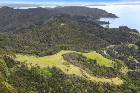 Photo of property in 250 Paroa Bay Road, Russell, 0272