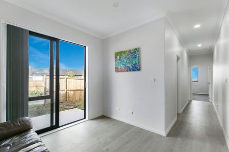 Photo of property in 17 Huahua Crescent, Papakura, 2110