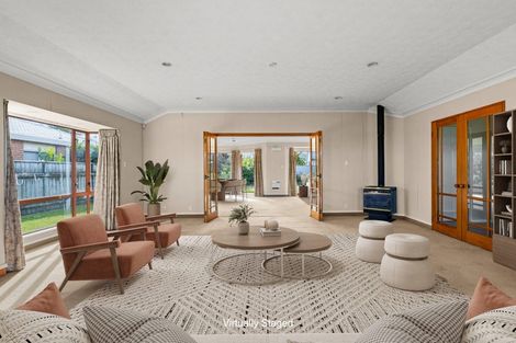 Photo of property in 16 Knightsbridge Place, Taradale, Napier, 4112