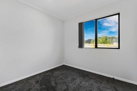 Photo of property in 17 Huahua Crescent, Papakura, 2110