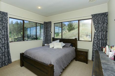 Photo of property in 21 Rochfort Road, Kahuranaki, Havelock North, 4295