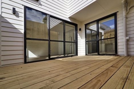 Photo of property in 4f Hepburn Road, Glendene, Auckland, 0602