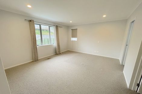 Photo of property in 74 Mackay Drive, Greenhithe, Auckland, 0632