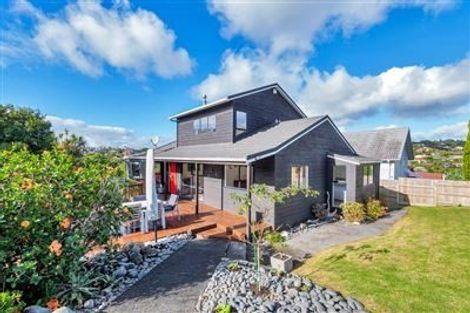 Photo of property in 62 Nigel Road, Browns Bay, Auckland, 0630
