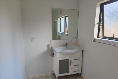 Photo of property in 99 Universal Drive, Henderson, Auckland, 0610