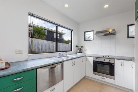 Photo of property in 23/5 Brixton Road, Manly, Whangaparaoa, 0930