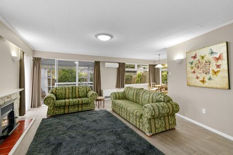 Photo of property in 5 Norana Road, Maoribank, Upper Hutt, 5018