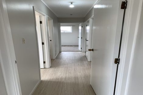 Photo of property in 2/6 Bundena Place, Clendon Park, Auckland, 2103