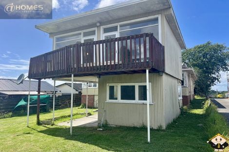 Photo of property in 84 Roberts Road, Te Atatu South, Auckland, 0610