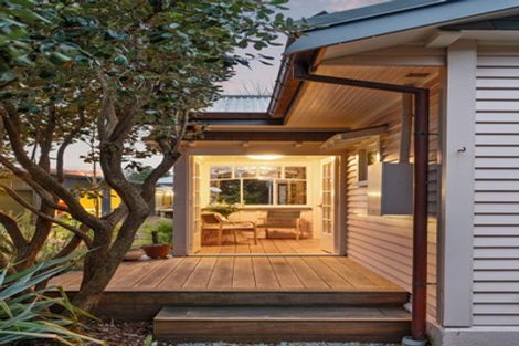 Photo of property in 95 Opawa Road, Opawa, Christchurch, 8023