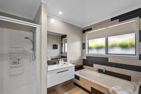 Photo of property in 87 Sandhurst Drive, Papamoa Beach, Papamoa, 3118