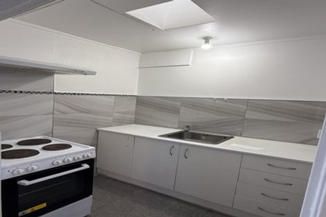 Photo of property in 9/80 Bruce Mclaren Road, Henderson, Auckland, 0612