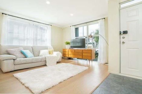 Photo of property in 23 The Track, Takanini, 2112