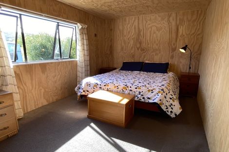 Photo of property in 11 Carrickfergus Street, Waikawa, Tokanui, 9884