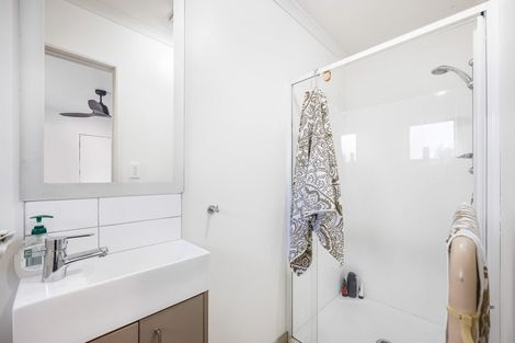 Photo of property in 4 Anna Lane, Glen Eden, Auckland, 0602