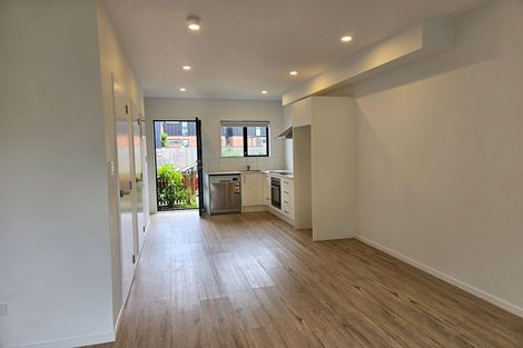 Photo of property in 5 Eileen Newey Place, Henderson, Auckland, 0612