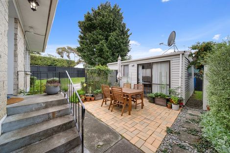 Photo of property in 2/15 Gloaming Place, Conifer Grove, Takanini, 2112