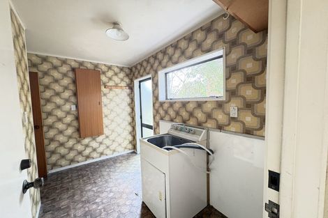 Photo of property in 2/90 Royal View Road, Te Atatu South, Auckland, 0610