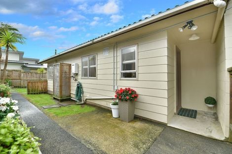Photo of property in 3/100 Royal Road, Massey, Auckland, 0614