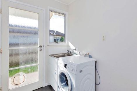 Photo of property in 5 Devonshire Road, Unsworth Heights, Auckland, 0632