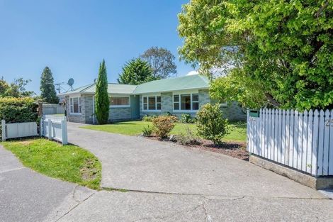 Photo of property in 25 Rimu Street, Waikanae, 5036