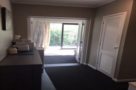 Photo of property in 2/26 Ridge Road, Waiake, Auckland, 0630