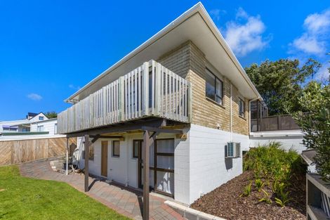 Photo of property in 37 Herekawe Drive, Spotswood, New Plymouth, 4310