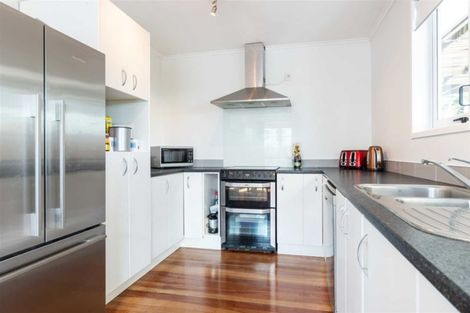 Photo of property in 11 Sylvan Crescent, Te Atatu South, Auckland, 0610