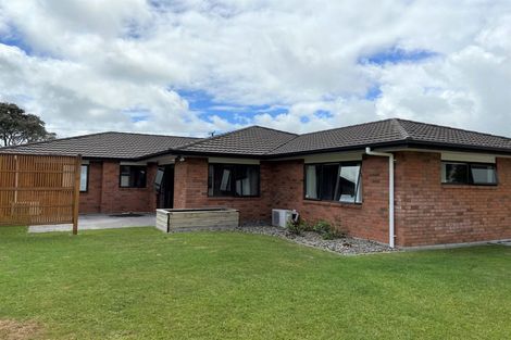 Photo of property in 420 Mangorei Road, Highlands Park, New Plymouth, 4312