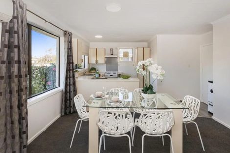 Photo of property in 11 Eglinton Street, Avondale, Christchurch, 8061