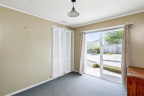 Photo of property in 50 Winara Avenue, Waikanae, 5036
