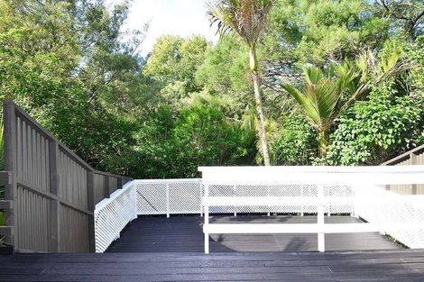 Photo of property in 4 Hiwihau Place, Glenfield, Auckland, 0629