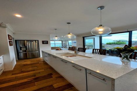 Photo of property in 8 The Track, Plimmerton, Porirua, 5026