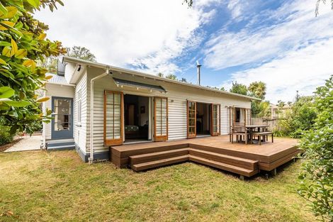 Photo of property in 6 Sandwich Road, Beckenham, Christchurch, 8023